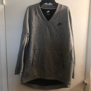 Nike sweater women’s limited time price drop!